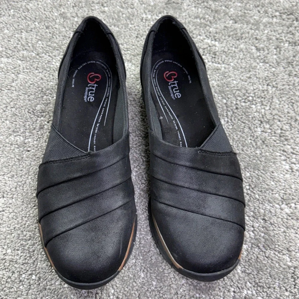 B True by Baretraps Gisela Womens 7M Black Comfort Slip On Wedge Shoes